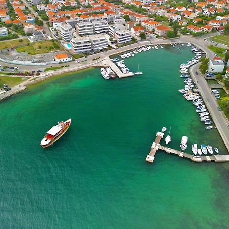 Holiday Apartments Ivano & Leo - Private Parking Задар Экстерьер фото
