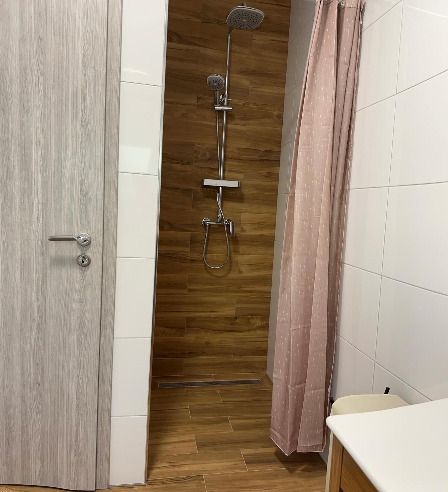 Holiday Apartments Ivano & Leo - Private Parking Задар Экстерьер фото