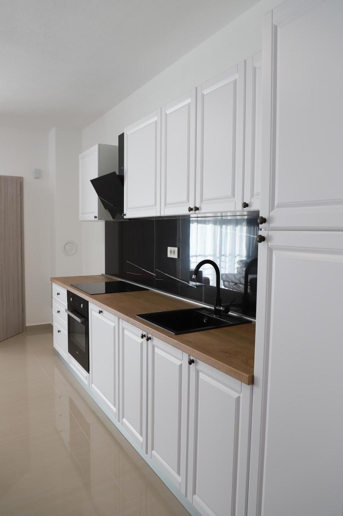 Holiday Apartments Ivano & Leo - Private Parking Задар Экстерьер фото
