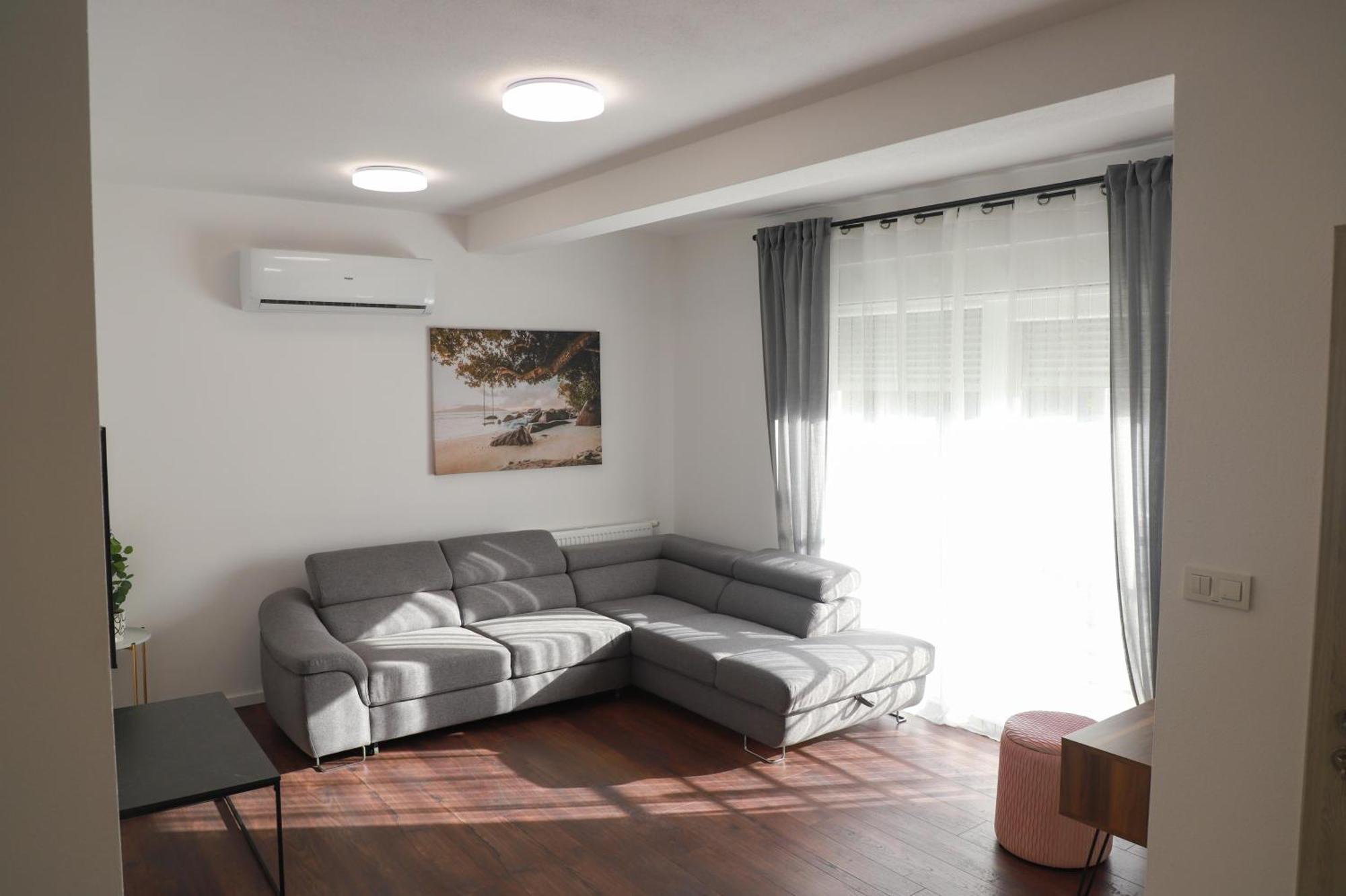 Holiday Apartments Ivano & Leo - Private Parking Задар Экстерьер фото