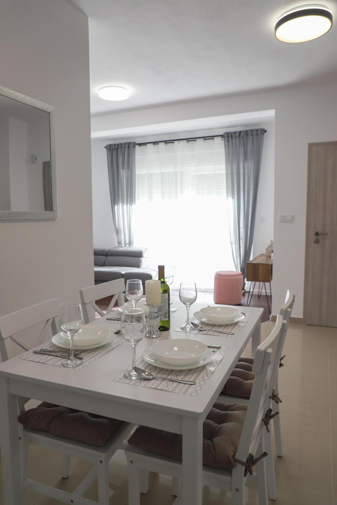 Holiday Apartments Ivano & Leo - Private Parking Задар Экстерьер фото