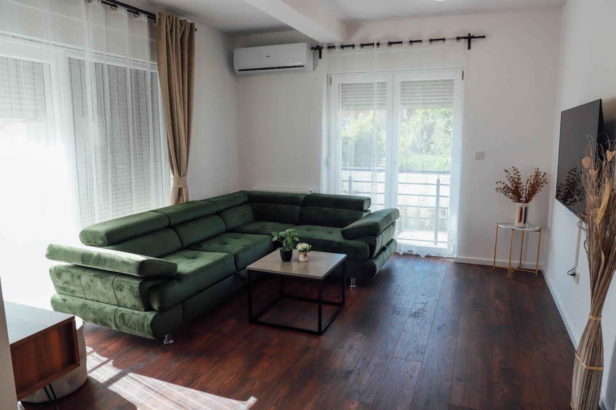 Holiday Apartments Ivano & Leo - Private Parking Задар Экстерьер фото