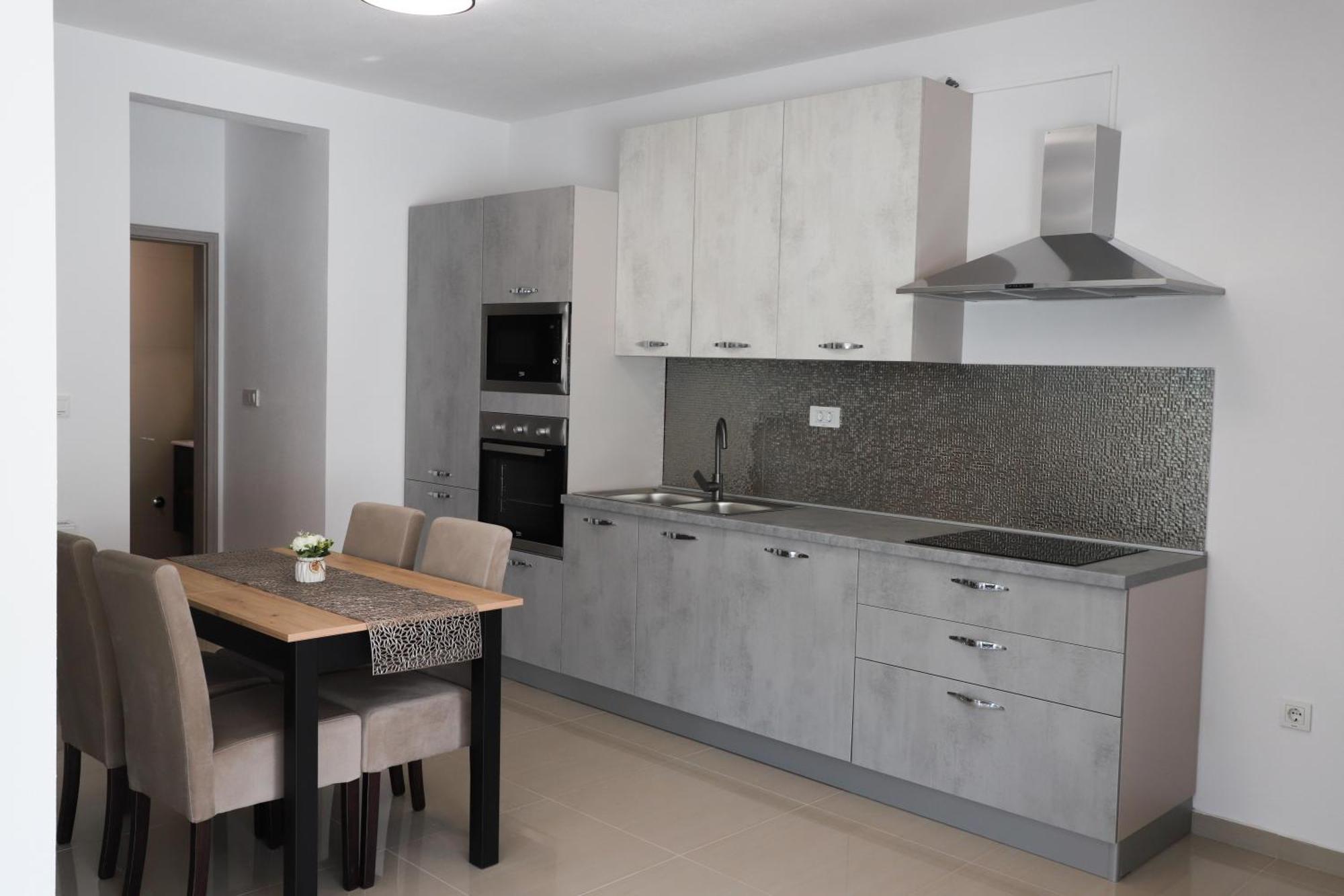 Holiday Apartments Ivano & Leo - Private Parking Задар Экстерьер фото